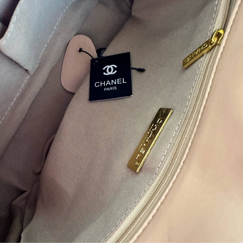 Chanel Quilted Lambskin Chain Flap Crossbody Bag in Beige - Picture 3 of 5